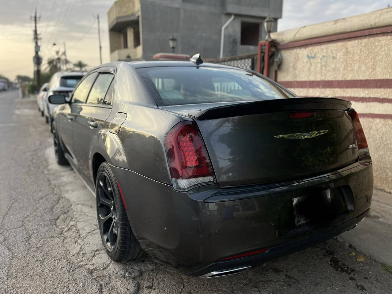 السلام عليكم
كرايسلر آوباما 2018 S

فول معروفه مواصفات ال S

عداد المسافه 200 ك

مبدل الباب والجاملغ اصلي بدون صبغ بدون دواخل 

السعر 218 
بغداد قرب جسر المثنى 

للاستفسار ***********
