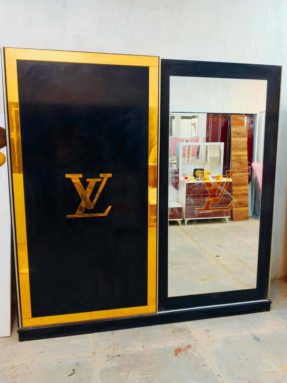 غرفة نوم 🇹🇷
 نضافة 90 ٪💯فول نضافه
عدد القطع / 6
نضام / سلايت💢
سعرها 375/400 قفل💸
شد ونقل داخل بغداد مجاني🚛
يوجود توصيل محافضات 🚛 سكرين للغرفه والحجز خاص @إشارة 🤷‍♀️


**إذا كنت صاحب هذا الإعلان وتريد حذفه لأي سبب، رجاءا أرسل رسالة إلى الدعم الفني**