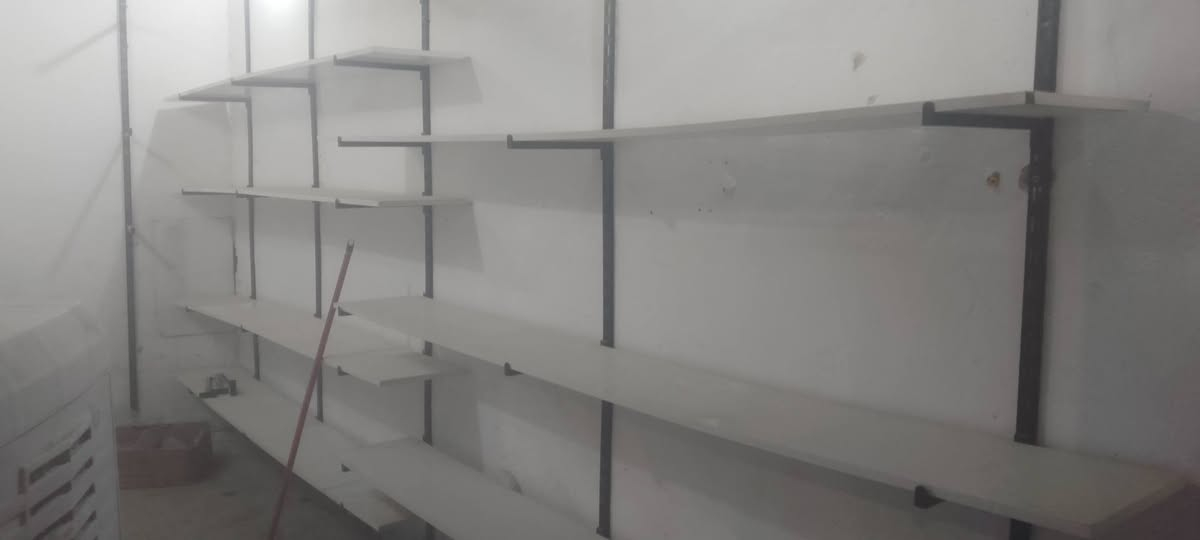 السلام عليكم 
عندي ارفوف خشب أبيض للبيع تستخدم لمحلات أحذية اوملابس نسائية اواسوق اخوة الجديد المراسلة عبر الماسنجر


**إذا كنت صاحب هذا الإعلان وتريد حذفه لأي سبب، رجاءا أرسل رسالة إلى الدعم الفني**