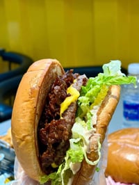 مطعم فاست فود  بحاجة الى موظفين عدد 2  دوام 11 ساعه  راتب شهري  يومين ...