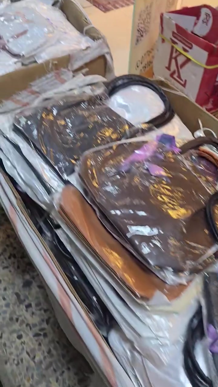 عرض البلاش 
هاذ تدللون زبائنه


**إذا كنت صاحب هذا الإعلان وتريد حذفه لأي سبب، رجاءا أرسل رسالة إلى الدعم الفني**