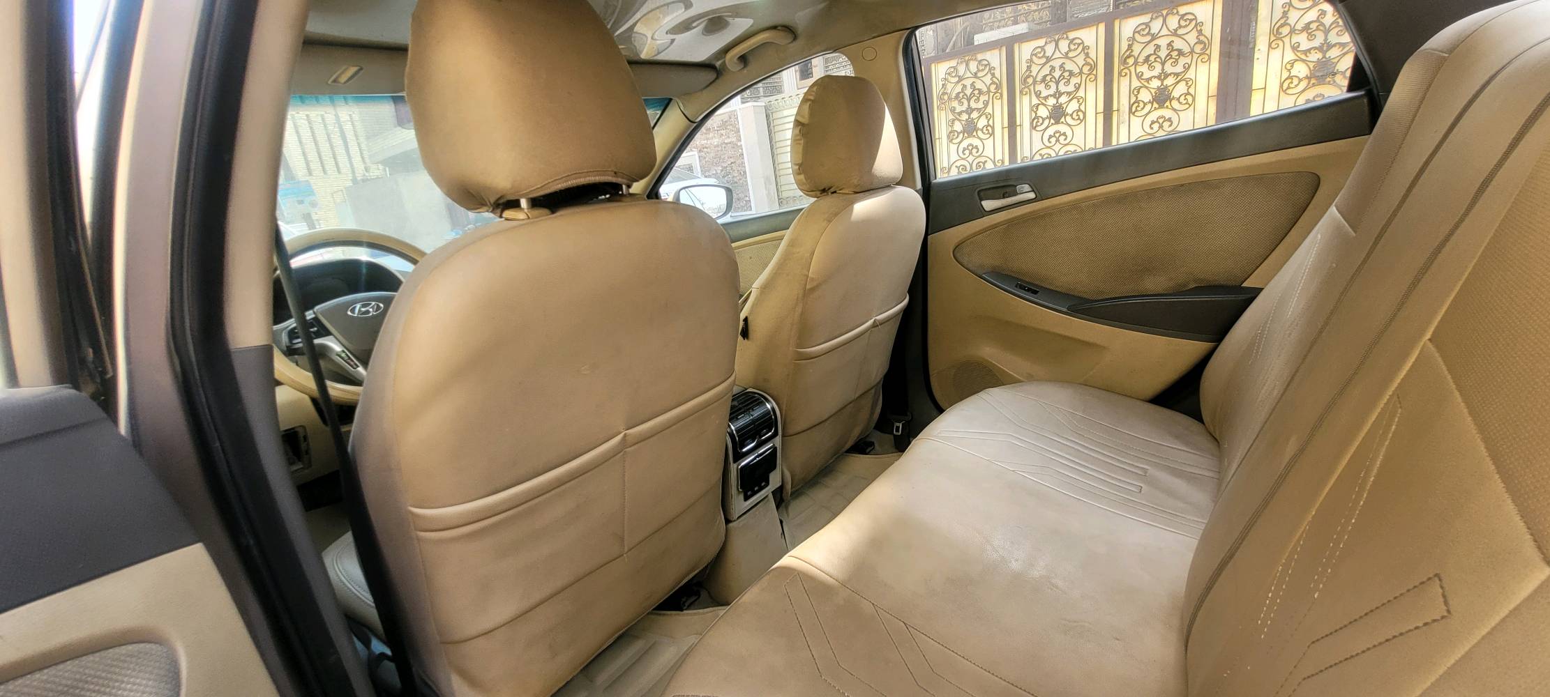 اكسنت موديل ١٣ خليجي
مكينه ١٦٠٠ دوش المرغوب
مكينه بدايه تبخير
كير مكفول صدر امامي خلفي جديد السياره مدوشمه ارضيه وكشنات وسقف وصندوق مرايه داخليه تسجيل الشارع الامامي والخلفي وداخل السيارة يعني تسجيل ٣ كاميرات 
تخم تاير نظيف 
باتري وسلف جديد منظمة بانزين جديده سياره كلش حلوه 
بأسمي رقم بغداد الدولي مصفرة هيئة وغرامات 
السعر ٧٥ $
مكاني بغداد الامين منطقة سكينه خلف بانزين خانه الجبهة 
رقمي ***********
اعتذر عن المراوس والخاص والاجابه بالتعليقات
