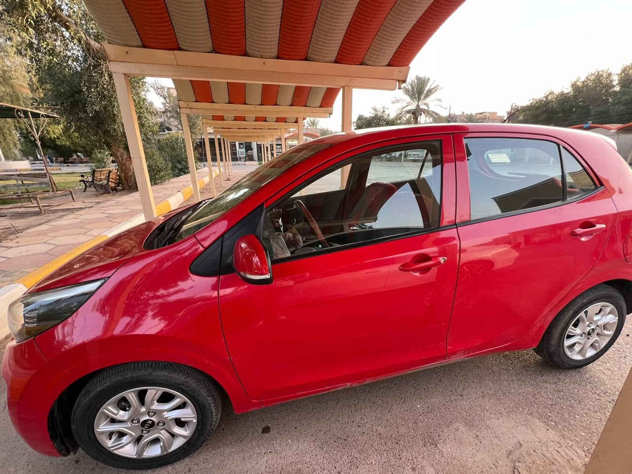 السلام عليكم
بيكانتو للبيع لون أحمر خليجية رقم بغداد سنويه بأسمي استخدام طالبه ماشيه 47500 كم وقابلة للزياده بيه طخات خفيفه والباب الأماميه معدله عالبارد قطرة صبغ مبيه وبلاديه السياره فقط مبدل تخم تايرات والبانزين فقط محسن افوله ودهن اصلي مال شركة السنويه ساقطه من 2024 شهر العاشر وبيه ضربه من جهة الصندوك ومعدله السعر108$وبيه مجال المكان بغداد صليخ رقم الهاتف *********** ومتواجد عالواتس اب
