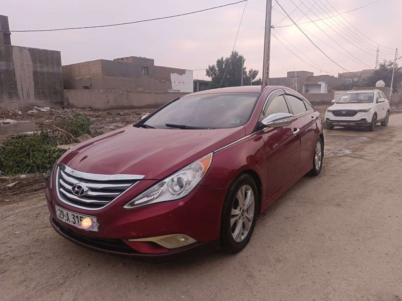 السلام عليكم للبيع سوناته موديل 2014وارد أمريكي سياره جديده وجاهزه من كلشي مكينه 2400مكينه وكير جديدات جدن حداديه وتخم تاير كله جديد  زنون عالي وناصي وتشغيل عن بعد دوشمه جديده سياره جاهزه من كلشي بيه رش فقط جاملغ وبنيد بدون تبديل وهلالات خلفيه معمره سياره جدن جديده رقم دولي واسط وسنويه جديده تحويل ثاني يوم مكانه الديوانيه 
سعره ب 108وبيه مجال بصيط للستفسار الاتصال عله رقم *********** مكلف بل نشر
