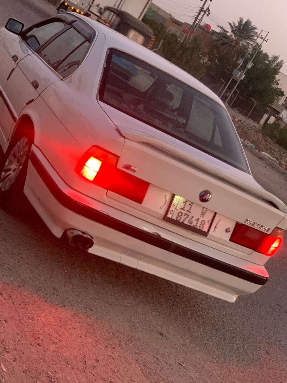 سلام عليكم BMW بلدية كير ومكنه مكفولات تحويل مباشر هزة جديدة رقم دولي نقص تبريد بس المكان شعب السعر ٤٩ وهاذة رقمي ***********مابي وتساب بس فيس كهربائيات كلهة شغالة
