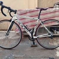 Felt F85 • رود 52سم • شيمانو 105