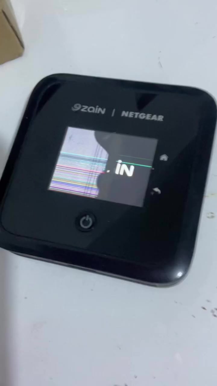 فقط زين Netgear m5  wifi 6 cat19 للبيع
بي مشكلة بشاشة بداخلها مكسور تشتغل تقريبا نص منها بس اللمس شغال وتكدر تستخدمه طبيعي ماماثر ابدا ع عمله بطاريته ممتازة اكثر من ٨ ساعات 
سعره ١٠٠ الف قفل ومتوفر توصيل


**إذا كنت صاحب هذا الإعلان وتريد حذفه لأي سبب، رجاءا أرسل رسالة إلى الدعم الفني**