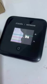 Netgear M5 • شاشة مكسورة • مقفل زين