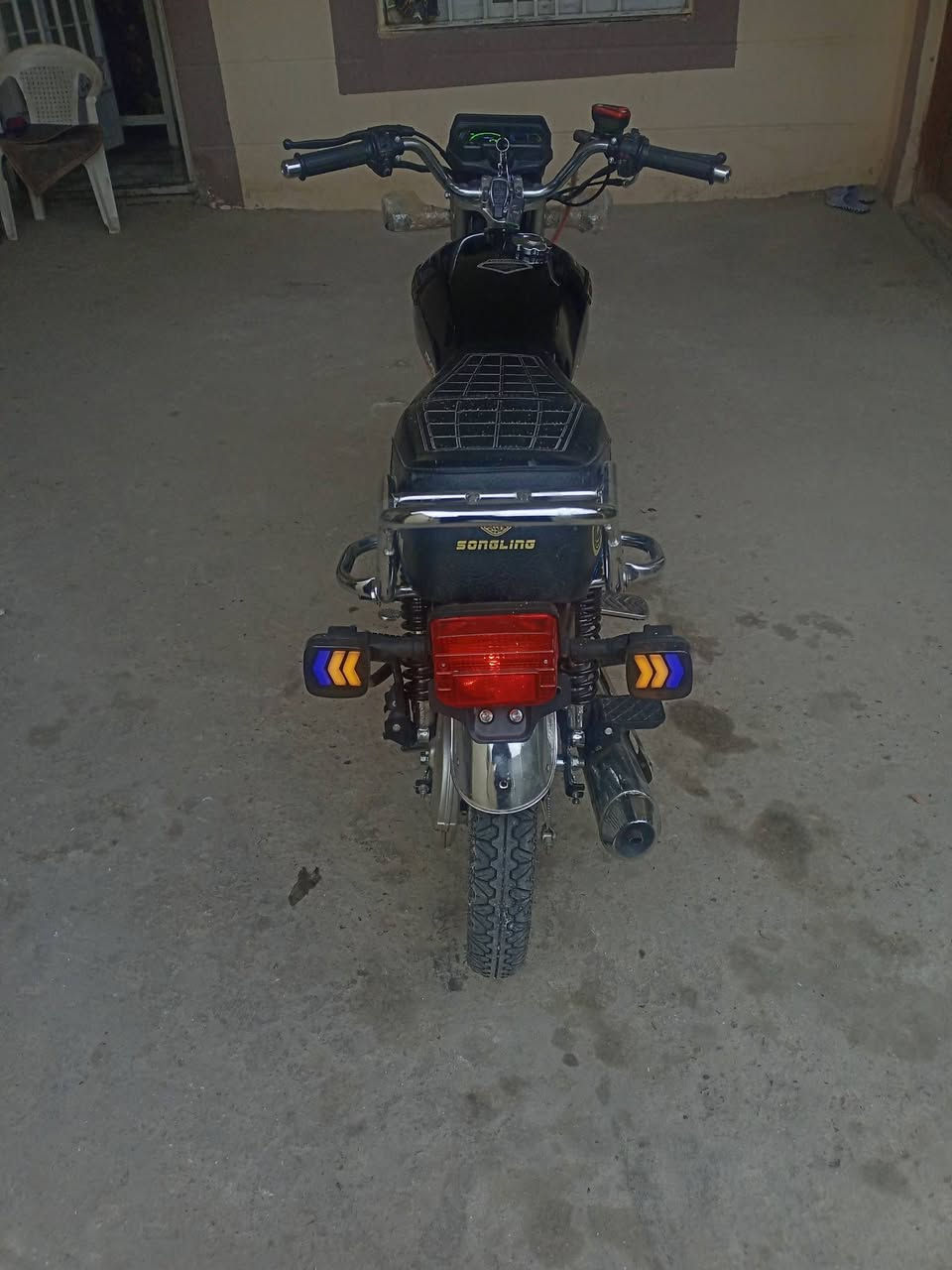 من رخصة مدير الكروب
دراجه سونك مو ديل 25دراجه نضافه فول كلشي شغال بيه تجي تفحص كدامك دراجه خير من الله 700وبيه مجال الشراي *********** تصال على رقم وخاص مفتوح
