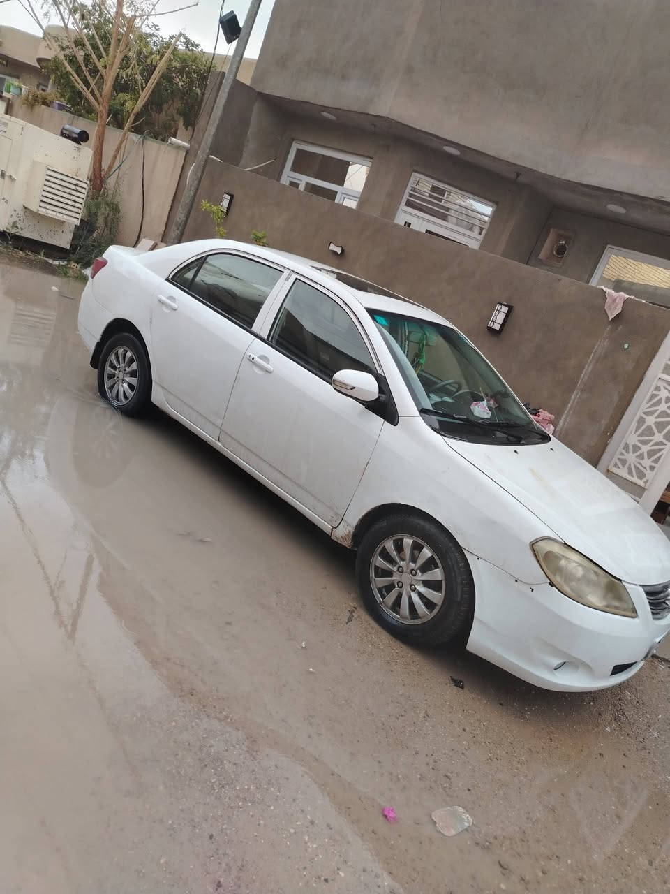 بي واي دي 2013 G3
بغداد مشروع وطني 
محرك وكير كورلا محور ١٦٠٠ 
السياره بصمه تشغيل 
اشاير بلمري 
حساس خلفي 
فتحه سقف 
شاشه اندرويد اصليه 
تبريدها ثلج 
اعلى مواصفات بجيلها 
حادثها جاملغ وبنيد بدون دواخل 
ترايها 180
سعرها 53$وبيها مجال لطيبين
***********
