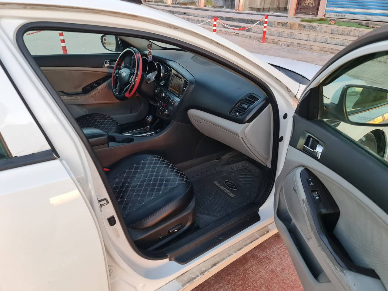 اوبتما 2012 بغداد فول لمتد ١/١   السعر ٨٨ وبيهة مجال 
*********** مكاني بغداد شهداء السيدية 
***********  حادث مرفق مع الصور   جاملغ وبنيد 

سيارة جاهزة  ب عافية ع ياخذهة 
 اكو دخان من صالنصة ب مشي يكطع ما اعرف ماليش 
قبق الميكنة ما بي تبخير 

مكينة ٢٠٠٠ gdi تيربو  سيارة مزوعة مواصفات
