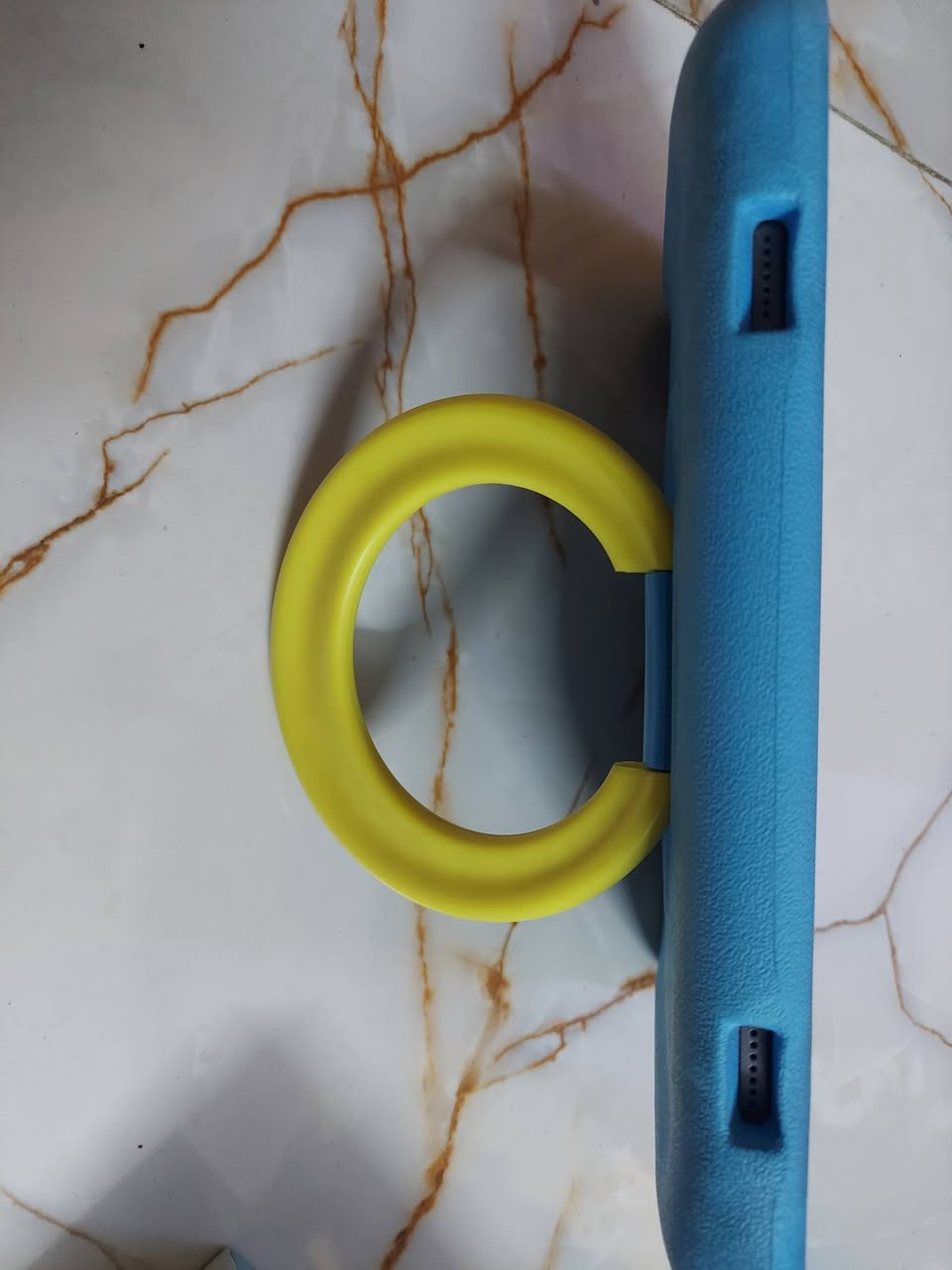 Blackview TAB 8 Kids
جهاز لوحي مصمم خصيصاً ليناسب احتياجات الأطفال من حيث الاستخدام، الترفيه، والتعليم، مع التركيز على المتانة والأمان بفضل التصميم 
ذاكرة 128 ورام 7.  السعر١١٠ الف
اومراوس ببلي او اكس بوكس
مع ضمان bsi مكاني بغداد واكو توصيل


**إذا كنت صاحب هذا الإعلان وتريد حذفه لأي سبب، رجاءا أرسل رسالة إلى الدعم الفني**