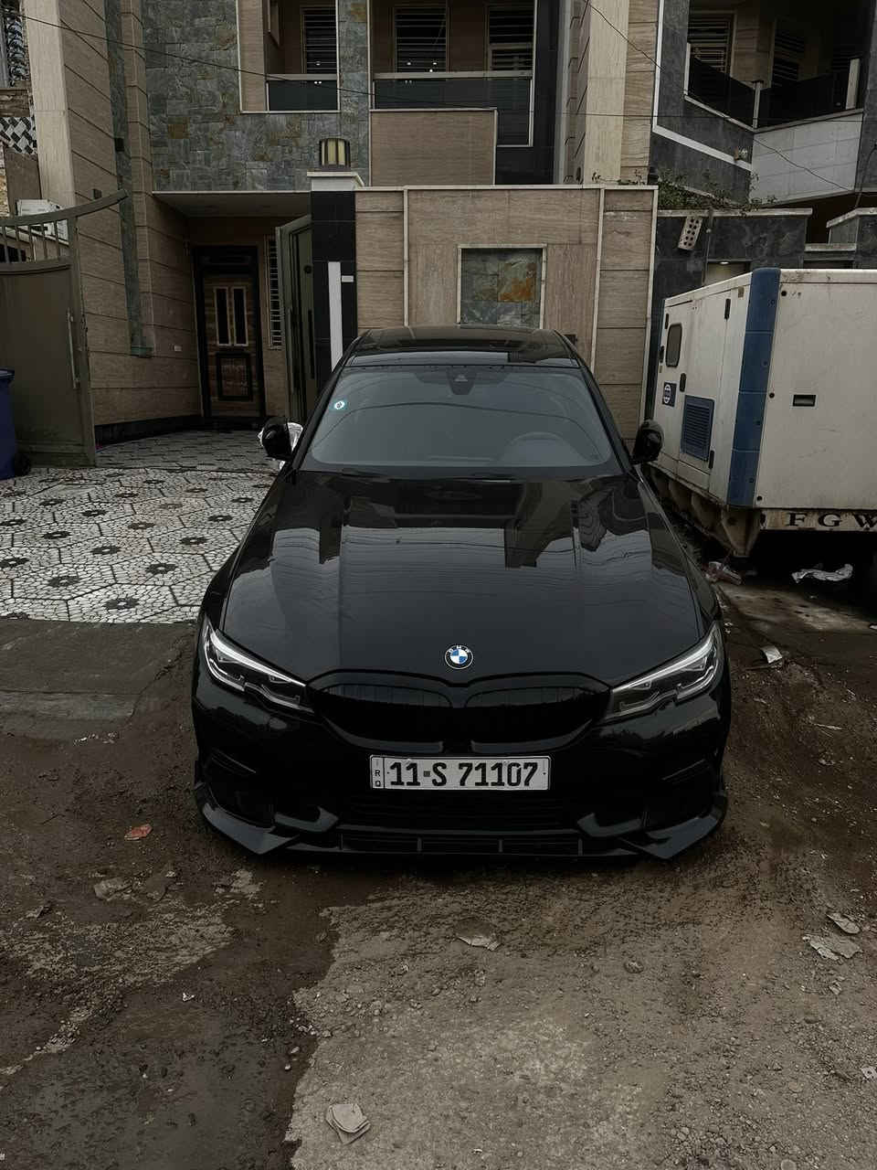 بسم الله الرحمن الرحيم
سيارتي الجميله للبيع فقط bmw 2021 رقم بغداد
مواصفات / 

فول 1/1 للاخير عدا الداتا شو 

تدفئه كشنات 
خزن ميوري 
شاشه دجتل 
فول للعين 
ماشيه 25 الف 
بدون نقص برغي واحد كامله للاخير 
حادث / نص بنيد فقطط + جاملغ امامي مبدل 
بدون شواصي بدون لغد كفاله
السعر 248 وبيها مجال 
مكاني بغداد البنوك 
***********
