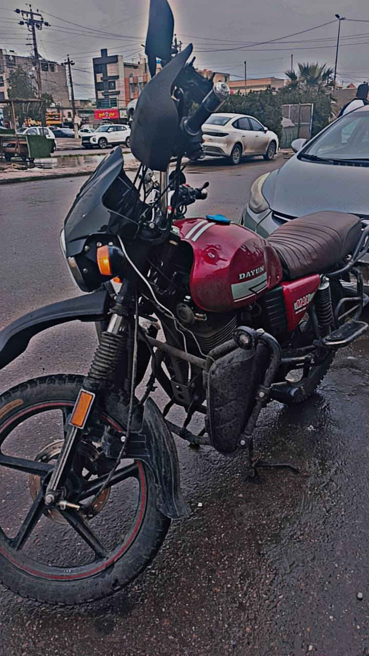 دراجة دايوان 23 نفخ جبلي خير من الله سلف واطلع بيها مناقصها شي فقط دبلات امامي مجفته مرة وحدة والمكينة حاليا صافية تجي وتجيب وياك فيتر تفحص رقم بغداد ماشية 28 الف بعدها بأسم المعرض السعر 2250 وبيها مجال للي يمرلي عيوني اله مستعجل احتاج فلوسها مكاني بغداد 
***********
