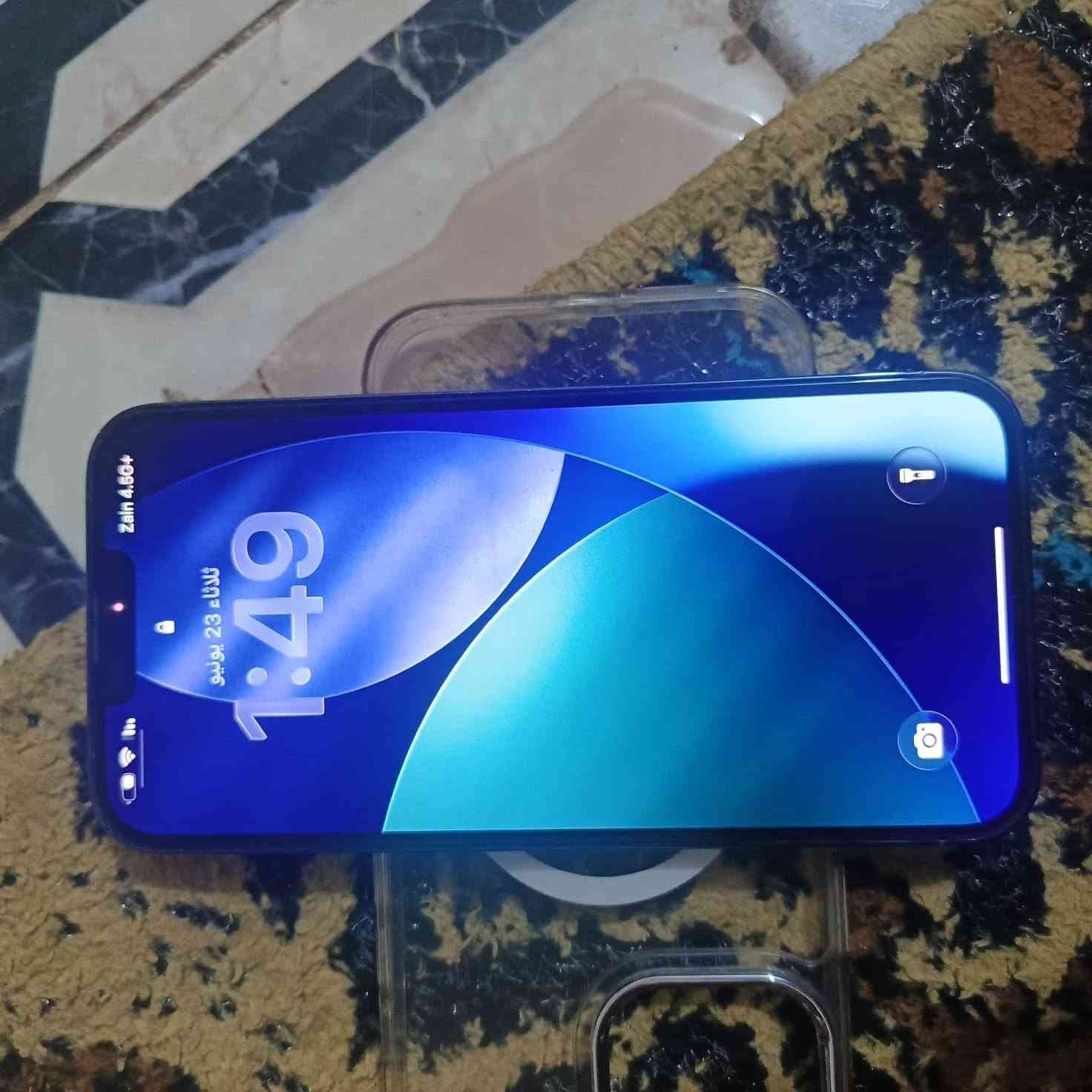 آيفون 13 برو ماكس 
أمريكي 
مكفول كفاله عامله شرط الفحص
بطاريته 85بلاديه 
ذاكرته 256
تك
سعر 825 وبي مجال 
كوت ***********
