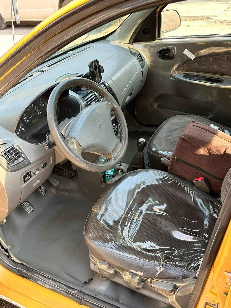 السلام عليكم طيبه للبيع ٢٠١٥رقم بغداد الماني سياره بلاديه عده طخه صغيره بدون صبغ مكينه كيرخيرمن الله تبرتد تخم تاير باتري صدر كله جديد السعر ٣٧ورقه مكان السياره بغداد مبايل ***********
