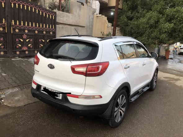 السلام عليكم سبورتج ٢٠١١ فول موصفات ماعدا البصمه بيه قطعتين صبغ وبارد شي قليل بل باب الخلفيه رقم نكليزي بغداد تحويل ثاني يوم كير مكينه مكفولات لسعر ١٢٦ بيه مجال للشراي رقمي ***********
