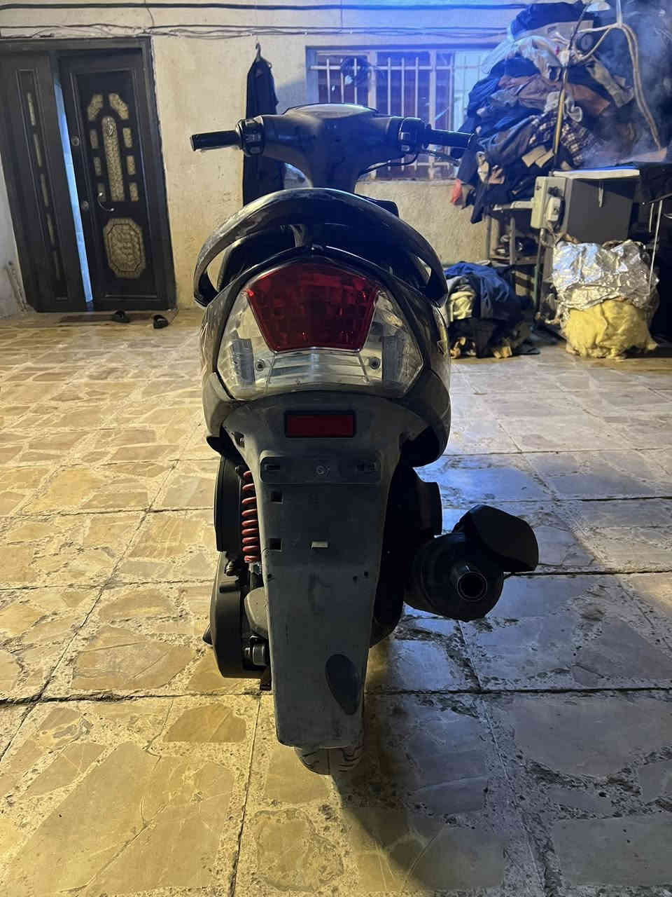 دراجة ماكس عدلة للبيع دراجة نضيفة محرك وكفر بلادي صالنصة إف إم دبل رياضي امامي دراجة ملحة احلة من الصور شلعة أو معدل 
مكان بغداد البلديات 
الرقم ***********
السعر 650او بيها مجال
