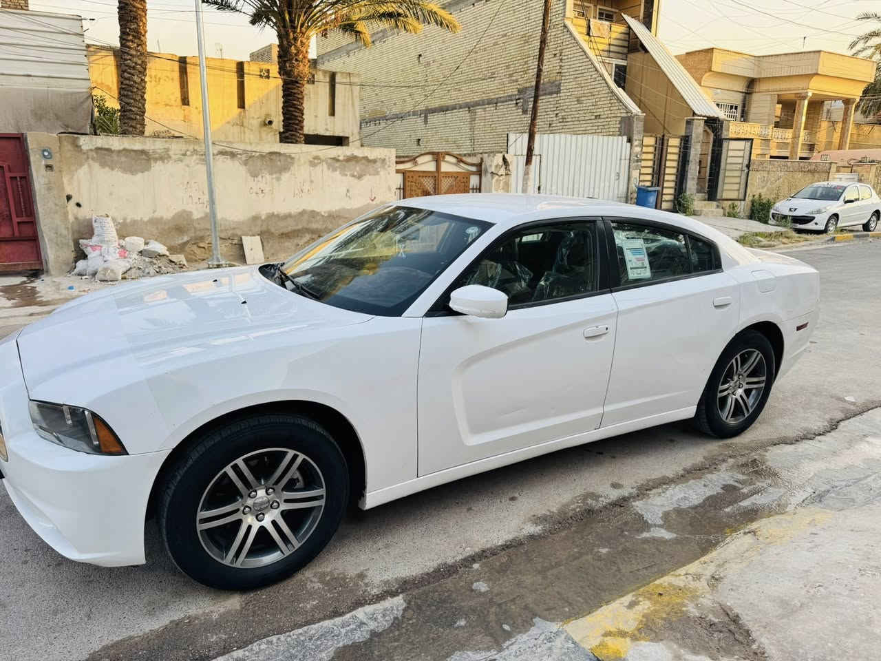 السلام عليكم للبيع دوج جارجر ١٤ اربيل سنويه وهزه جديده حادث فقط جاملغ خلفي مصبوغ سياره جاهزه مكينه كير حداديه عربانه خلفيه مال ٢٠  السعر ١٤٣ وبيه مجال 
***********
مكان السيآره بغداد الشعب
