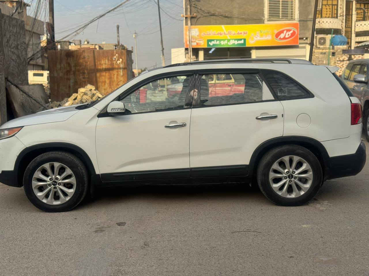 سورنتو 2013خليجي مصبوغة عام مكينة 2400دوش بصمة تحكمات ستيرن سيارة خير من الله مكاني بغداد سعرها 90$وبيها مجال ***********
