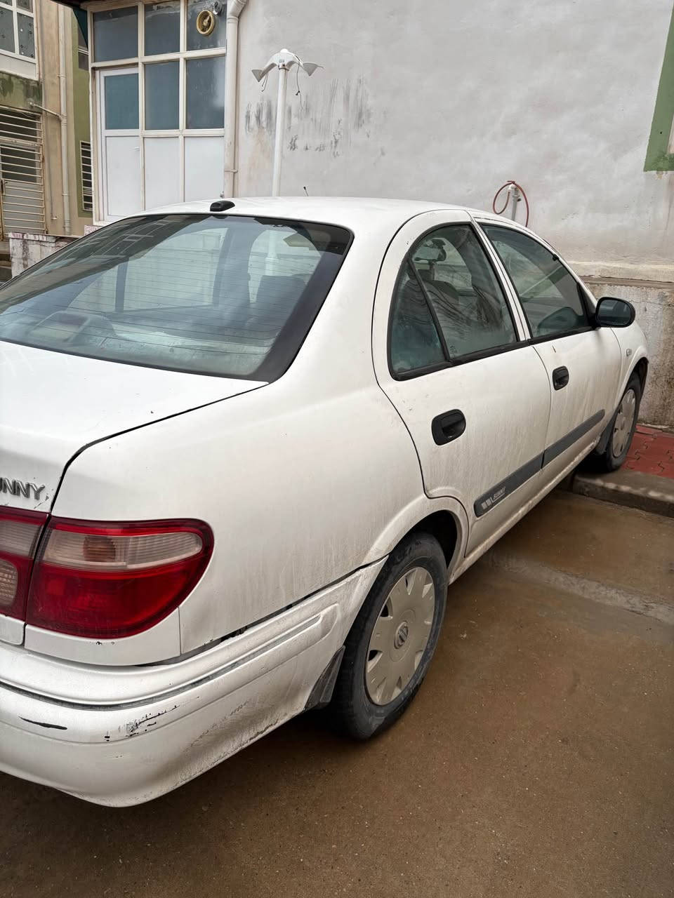 نیسان سەنی مۆدێل ٢٠٠٢ (محسن) بیلاد تۆماتیک بیلاد سپی تەکسی نەبووە ٤ پارچەی هەیە بە حیزام ئەیفرۆشم بە شەرتی سەقف و شان نەیبێت مەکینەی زۆر تازە و پاکە بە شەرتی فیتەر و فەحس سعری ٧٠ گەڵا و معامەلە 
*********** السليمانية, العراق
