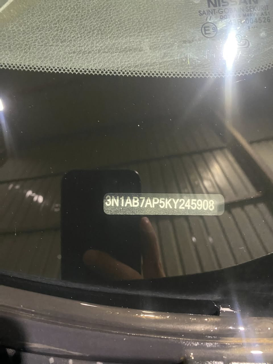 سلام عليكم اخواني نيسان سينترا واريد أمريكي 2019 رقم بغداد تحويل ثاني يوم السيارة فقط بيع بدون مراوس قطعتين حادث امريكا وهنا بالعراق نفس الجاملغ بدلته وما صابغه وبيها طخه بالباب سمكرته وما صبغته بيها ملاحظات بسيطه السياره وسونار موجود بالصور ورقم الشاصي هم موجود حلوه گير جديد بدلته قبل شهر حدايه 50/100 سياره مال جناي سعرها 88 وبيها مجال للطيبين 
مكاني بغداد حي الجهاد او حي الحسين 
هــ***********
