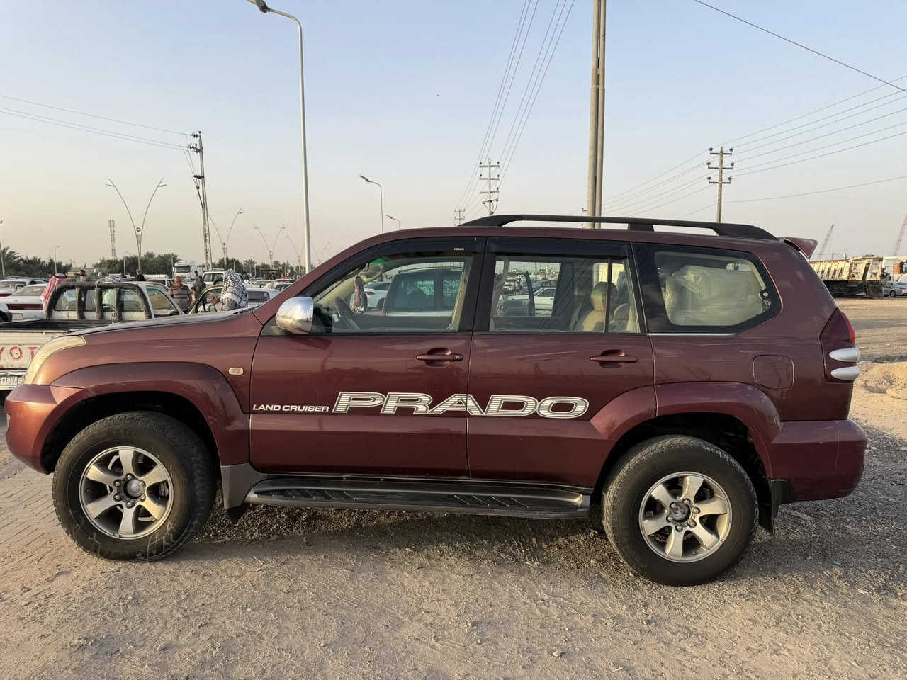 سلام عليكم .. 
تويوتا برادو موديل 2007 
7 راكب مكينه 2700  فور ويل 
بيها بنيد صبغ اثر جراد فقط
مكينه وكير مكفولات  
تبريد ثلج حداديه توني شادهه 
ارقام وسنويه جدد باسمي السياره 
السياره نضيفه ومتعوب عليها
 
140 وبيهه مجال حك الجيه 
البصره / سفوان 

***********
