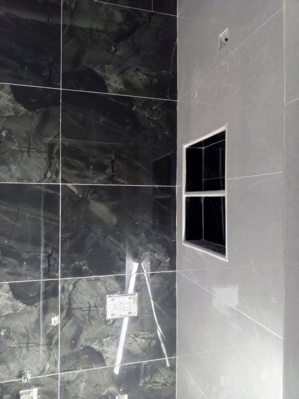 كادر سيراميك مصري وبورسلين البصره متفرغ  واتساب ***********
