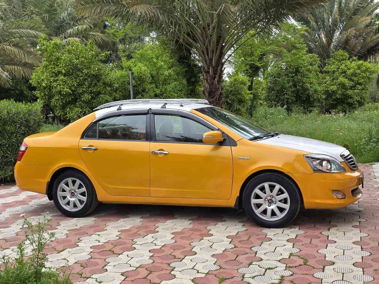 ***********
جيلي موبل موديل 2013 رقم بغداد انكليزي بأسمنه لحد(2029) كيرعادي  محرك بلاد مكفوله كفاله عامه من ضربه وصبغ ماعدا هلالات جاملغ امعمرات فقط شرط التحويل 
التفاصيل/
كيرو محرك شرط وكفاله لاصرف لابخار 
تخم تايرات جديد 
شاشه وكامره 
ويل كروم 
دوشمه كاعيه كلهه جديد 
هيئه وغرامات مصفره 
تبريد بس نقص غاز 
لايتات زنون 
صدر امامي خلفي جديد 
باتري جديد 
كهربائيات كلهه شغاله بدون نقص سياره جديده مال جناي مكان سياره ديالى/ خانقين سعرهه ،،،،،54
وبيهه مجال حك جيه اخوكم علي عدنان
