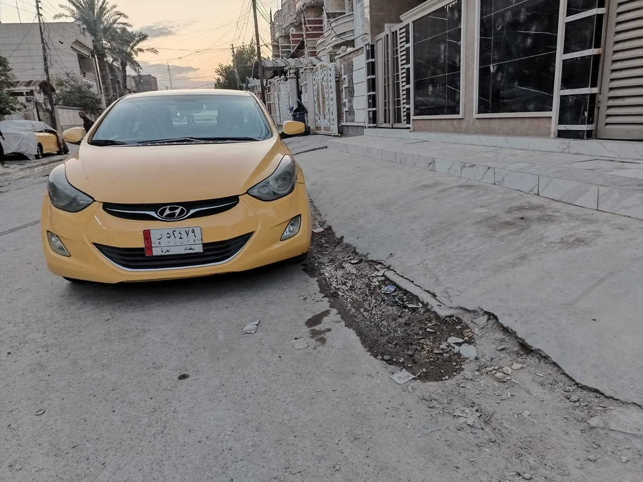 السلام عليكم النترا ٢٠١٢حادث بنيد مبدل وتعمير بالجاملغ سياره جديده مكينه كير جدد صدر امامي خلغي جديد  تايرات جددصبغتهه كلش حلوه السعر ٩٨بيهه مجال للاستفسار الاتصال ***********مكان بغداد الشعب شارع الصحه
