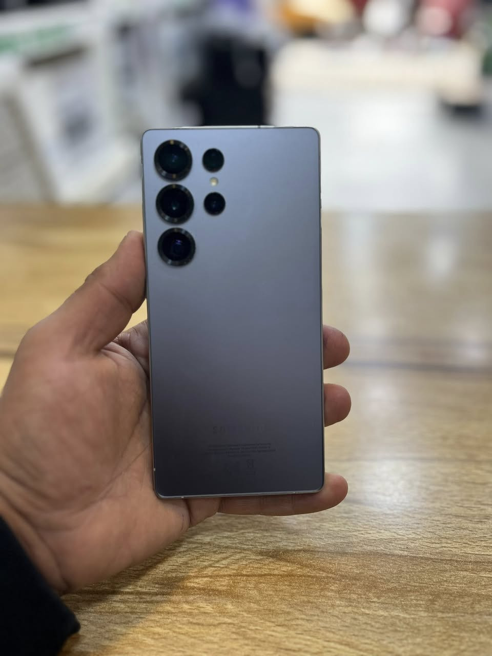 سامسونج 25 ألترا من عين الفهد 256 كيكا
كارتونته وياه سعره 1200 مليون وميتين
بغداد ***********
