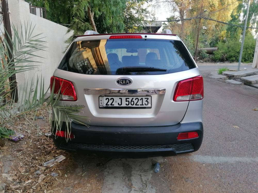 🚗 للبيع | كيا سورينتو 2011 خليجي – 7 راكب

سيارة نظيفة وجاهزة للاستخدام، بحالة ممتازة .

✅ الموديل: 2011 (خليجي)
✅ رقم السيارة: أربيل
✅ السنوية: نافذة لغاية 2031
✅ عدد المقاعد: 7 ركاب
✅ المحرك: 2400 سي سي
✅ ناقل الحركة (كير): شرط
✅ المكينة: معمّرة وبشرط
✅ اللون: رصاصي
✅ التبريد والتدفئة: شغالين شرط
✅ طقم تايرات جديد
✅ شاشة مسجل كبيرة
✅ لايت زينون
✅ الهزة والفحص: جديد

🔹 بدون صبغ وبدون ضرر.
🔹 توجد تعديلات خفيفة جدًا وملاحظات بسيطة .
🔹 يوجد رصعة صغيرة جدًا في غطاء الصندوق الخلفي فقط.
🔹شرط الوكالة والتحويل

🚘 السيارة جاهزة ولا تحتاج أي مصروف.

📞 للاستفسار والمعاينة يرجى التواصل على الخاص أو الاتصال.
(***********)
السعر مناسب......
مدفوع بيها 124 ورقة وما بعت موصل, نينوى
