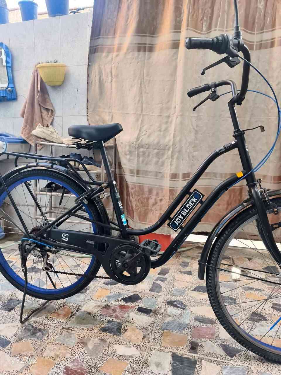 بايسكل بناتي بآلة ياباني تاير عريض للبيع البايسكل كامل أي نقص مابي كير ٥ نمر نضيف ما مستهلك داينمو وكل شيء بي شغال السعر 125 ألف وبي مجال حك الجية للاستفسار واتساب ***********
