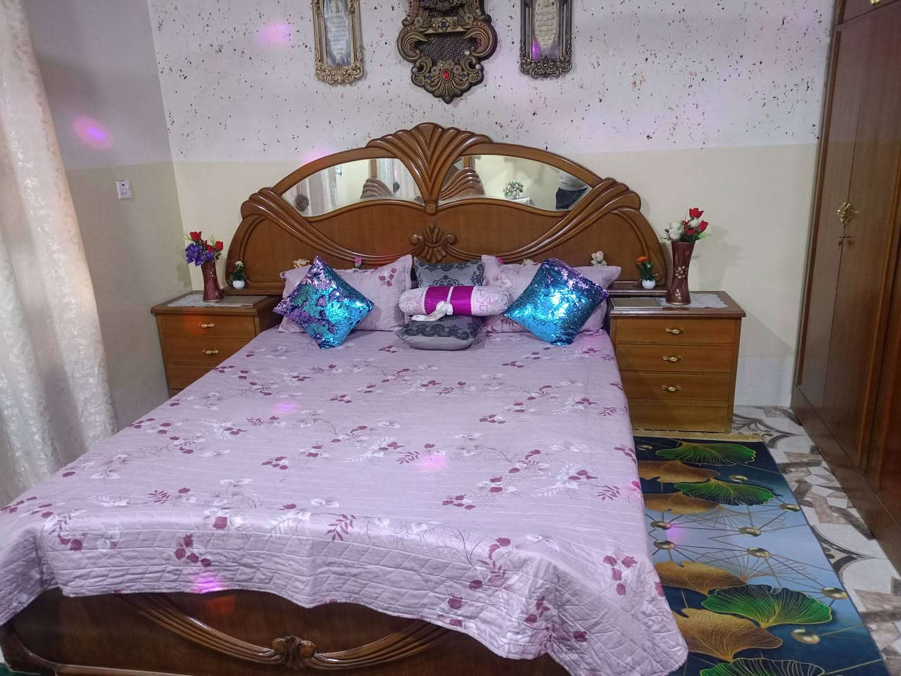 غرف نوم خشب البيع سعر 750بي مجال موصل +زاوي + كمدينهن نتصال على رقم ***********
