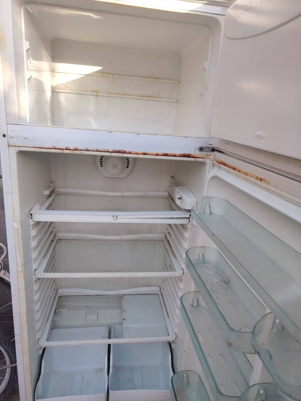 سلام عليكم
ثلاجة للبيع الفريز يجمد و الجوة ما بي بروده أبيع عاطلة سعرها 50


**إذا كنت صاحب هذا الإعلان وتريد حذفه لأي سبب، رجاءا أرسل رسالة إلى الدعم الفني**