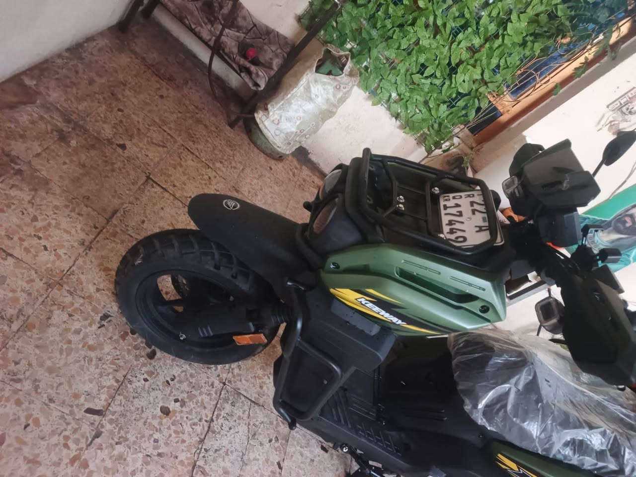 كايواي ايطالي مكينة 170 رقم و سنوية طلعت من الوكيل قبل 15 يوم خذتهه ب 2500 ورايد ابيعها بسبب الضروف للتواصل ***********
