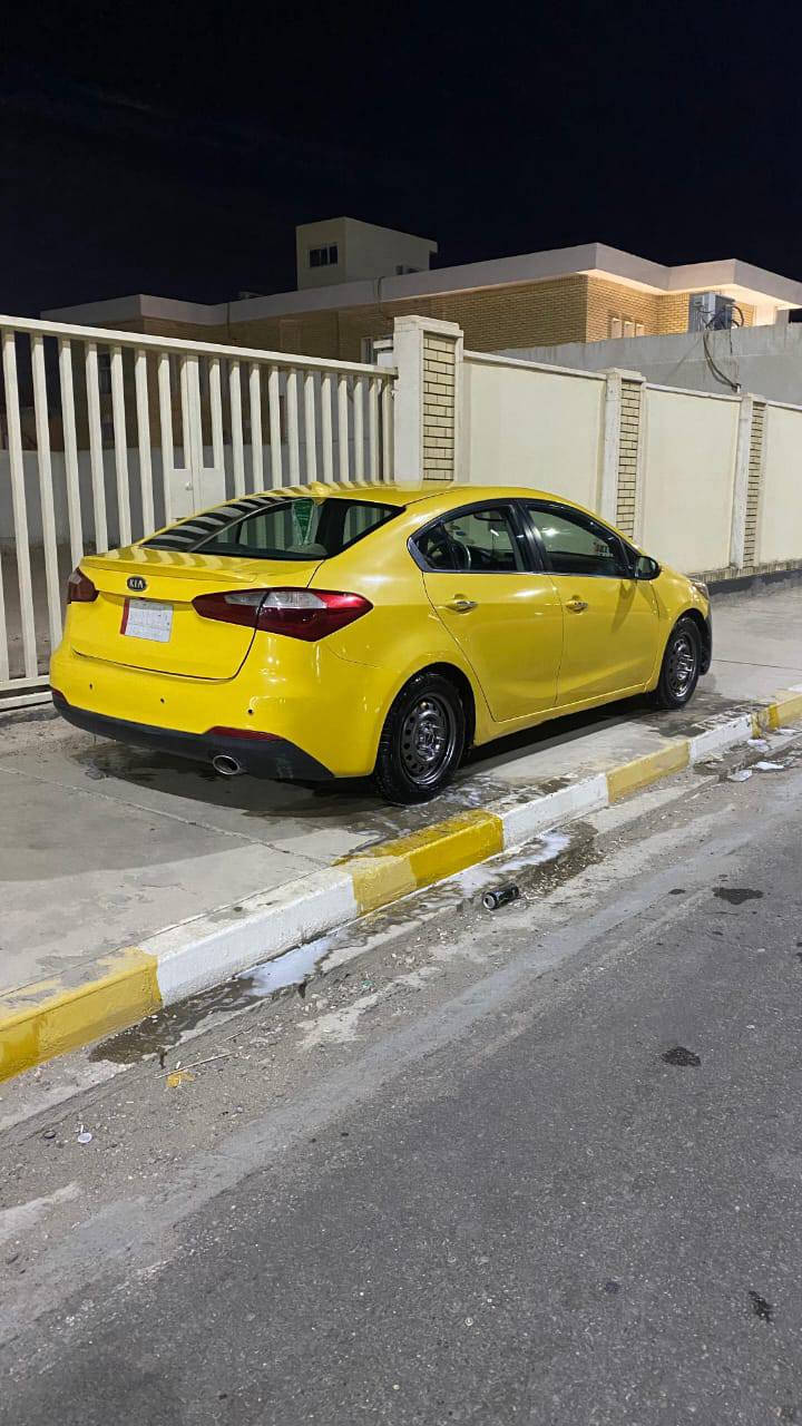 السياره 2014 امريكي  مكينته 200  جي دي اي ضربته صايره بل خشم جاملغ خلفي خفيفه كلش يعني كفاله سياره 
تحويل ثاني مصفره هيئه غرامات ضربه بصيطه كلش ال مكينه مالته طلع بيه صوت بس حداديه غرفه كله جاهزه سياره مواصفات فول عده بصمه سعره 85 وبيه مجال قليل 
***********
مكان الناصريه مركز
