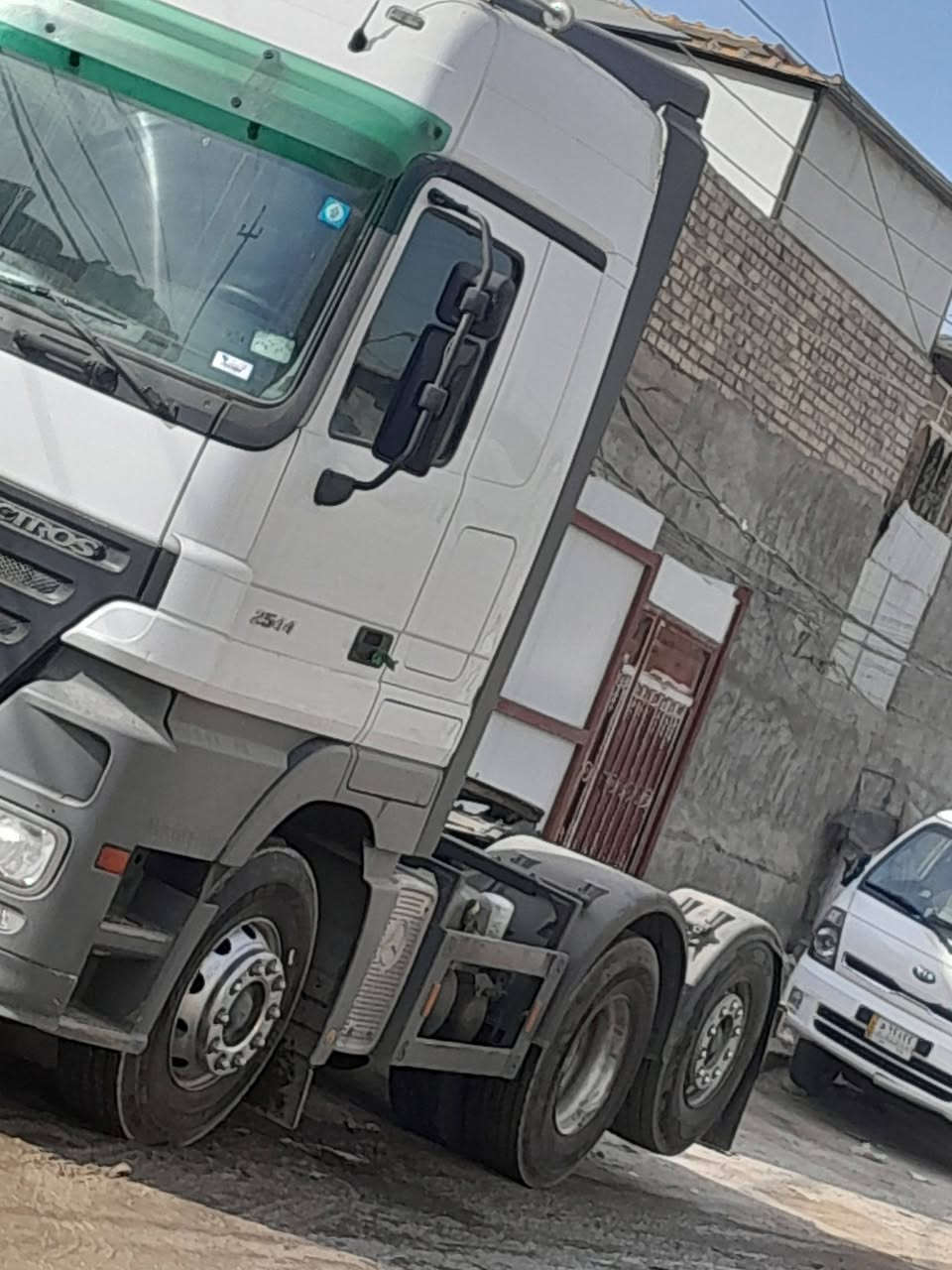 اكتروز لبيع مكفوله عامه مكانها بغداد تخم تاير موديل ٢٠٠٤ فول مواصفات
مرسمه عربانه اربع محاور تحويل ثاني يوم 

***********
