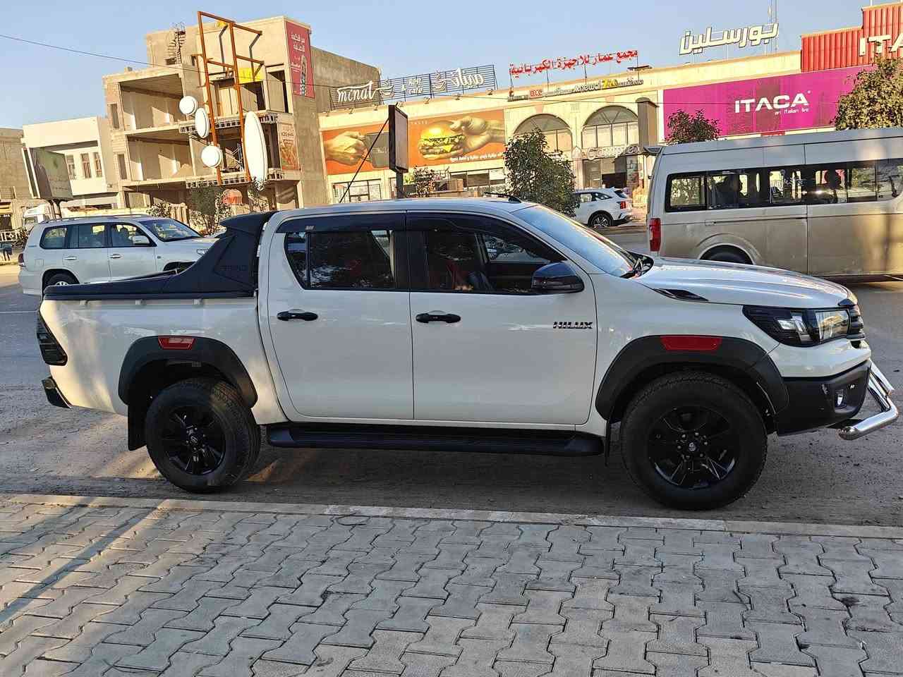 موديل 18 مكفول *********** متواجد واتساب وفيس
