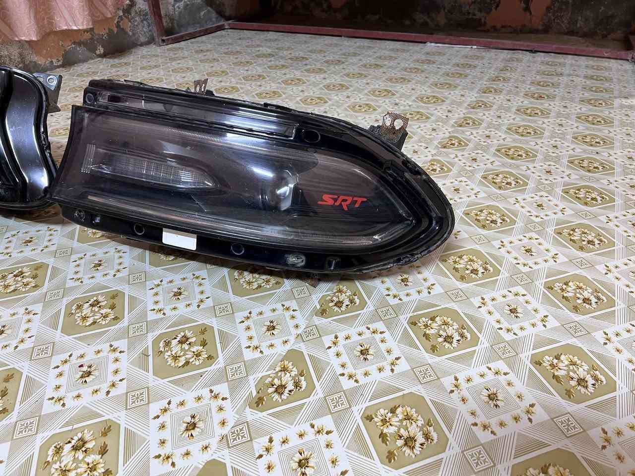 لايتات  جارجر للبيع واحد بي تصليح الذانات بس مابي اي كسر  الي يفيدنا يخذهن بليرضي الله المكان البصره ***********واتساب او اتصال
