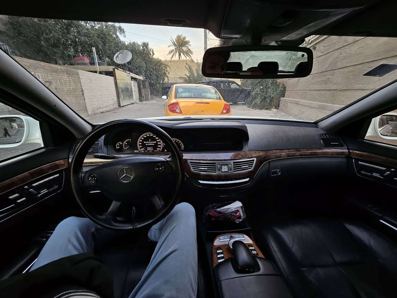 سلام عليكم
مرسيدس 2006  s350 
مواصفات s معروفه 
السيارة وارد ياباني 
خشم جاملغ اليمنه فقط 
السعر 195 قفل مستعجل على بي***********
