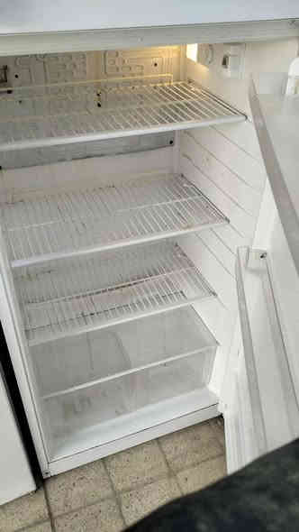 معرض زياد للاثاث المنزلي
ثلاجه نوع يطالي 
درجه اوله ضمانه تاخذ بيه 
تكريت شارع الزهور خلف افران الكرخ لستفسار نتصال *********** حمودي
