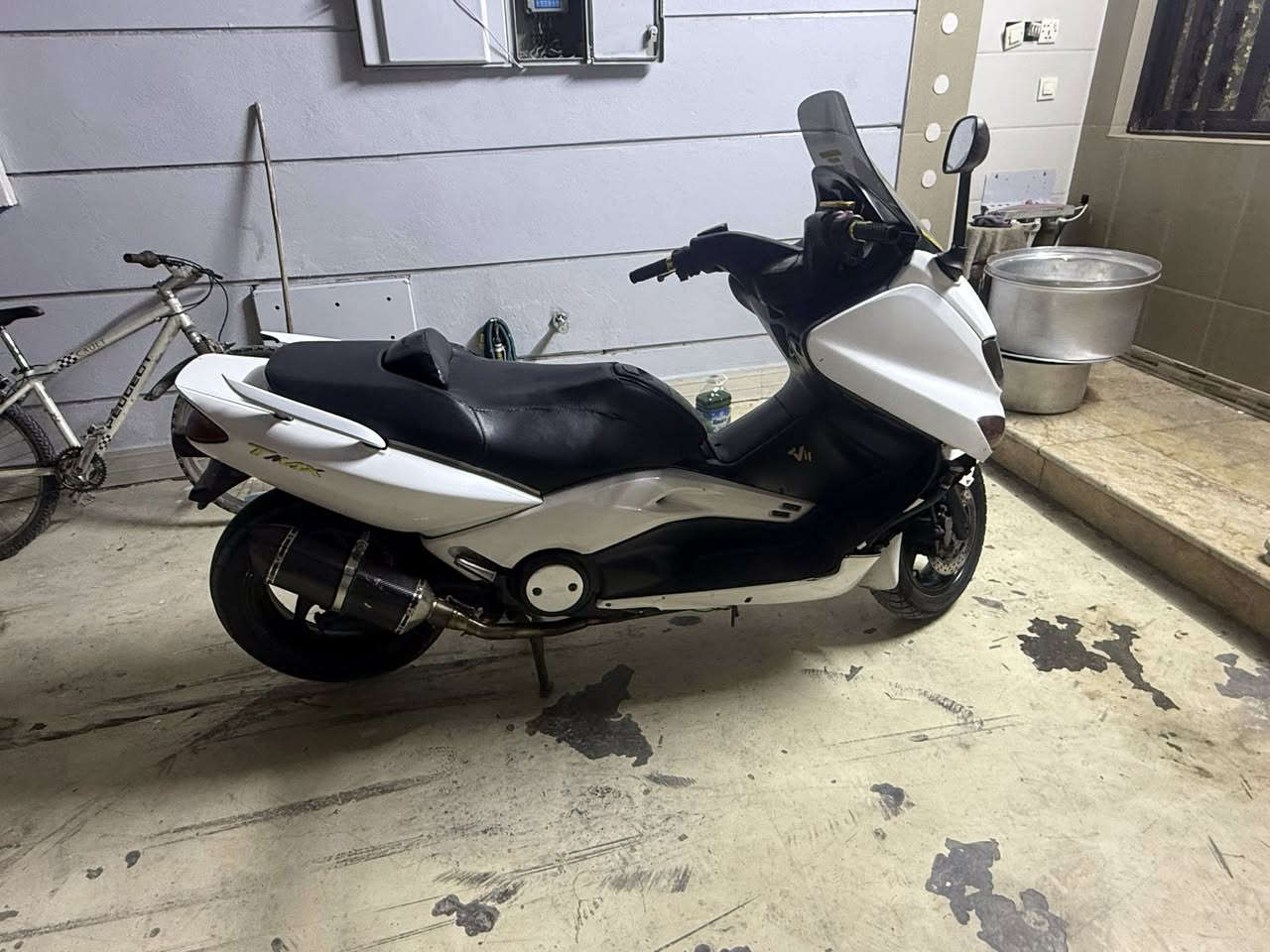 السلام عليكم تيماكس 2008 دراجه خير من الله شلعه معدل فول نقص ترايش مال صفاح وجوزه مال مروحهة الباقي مكفول سعر 19 وبيهة مجال مستعجل ع بيعته بغداد مدينه الصدر ***********
