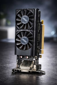 نڤيديا • GTX ١٠٥٠ • شغال ١٠٠٪