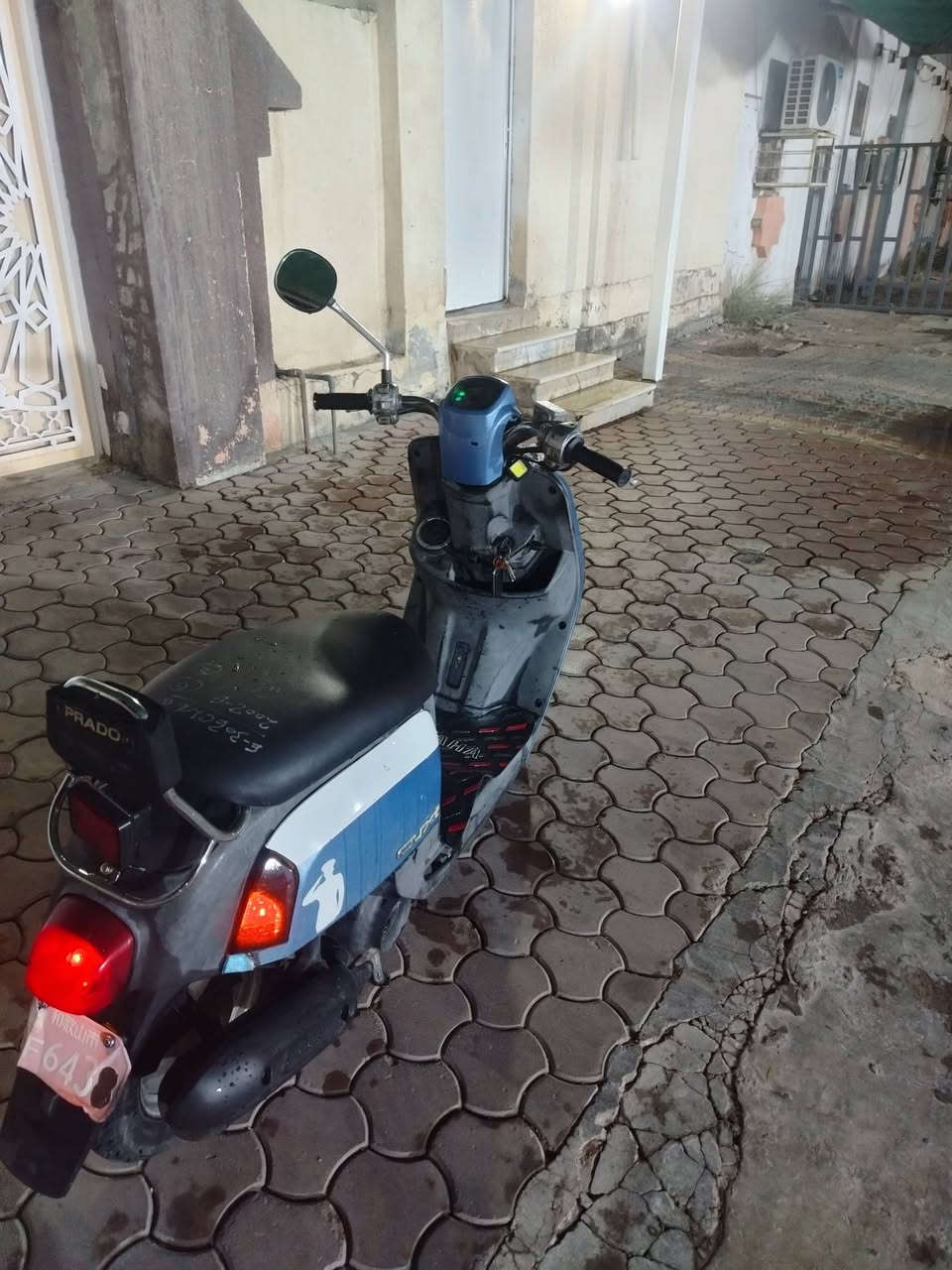 دراجه بوليسي مكينه ناعمه ب٧٠٠ وبينها مجال ***********

