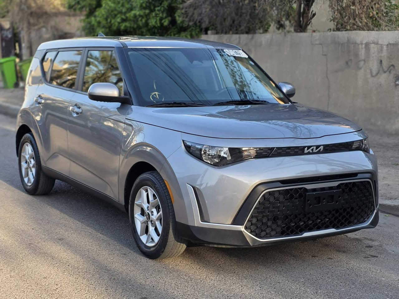 كيا صول للبيع
للبيع كيا (صول 2024 )جميع الايرباكات سليمة 
الضرر جاملغ خلفي مصلح والباب الخلفي مبدل نفس اللون 
حجم المحرك 2000 دوش سيارة نظيفة وبحالة جيدة وجاهزة للفحص في اي سونار مكان السيارة في بغداد 
علماً السيارة (بدون لوحات) للأستفسار وشراء السيارة الاتصال 

رقم الهاتف ☎️ ***********
