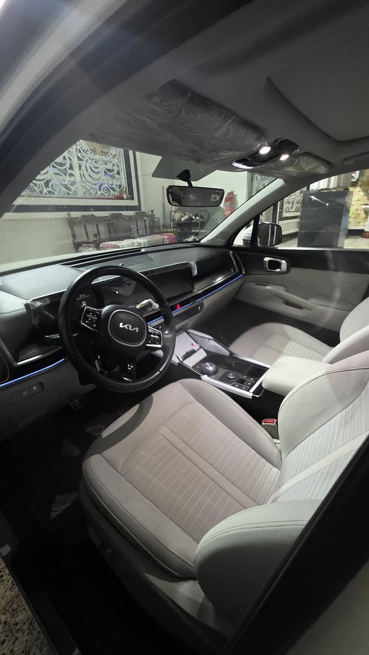 السلام عليكم سورنتو للبيع موديل2024 المواصفات كشنات كهربائيه 6سلندر كير موس ويل19  مكان بغداد للسعر وللاستفسار اكثر الاتصال على الرقم***********
