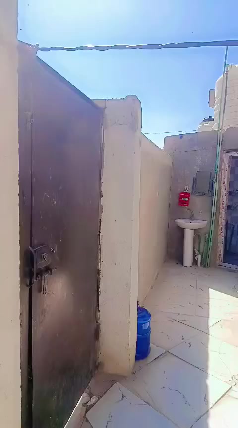 السلام عليكم بيت بلبراكيه شارع السبيس قريب علئ الشارع المساحه ١١٥ متر السعر المطلوب ٣٢ مع المجال ***********
