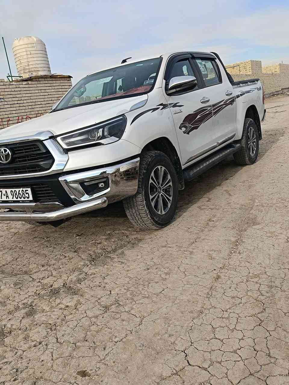 سلام عليكم هايلوكس 2023 فول مواصفات كفاله عامه سونار ماشيه 45فقط للسعر الاتصال علئ
***********
