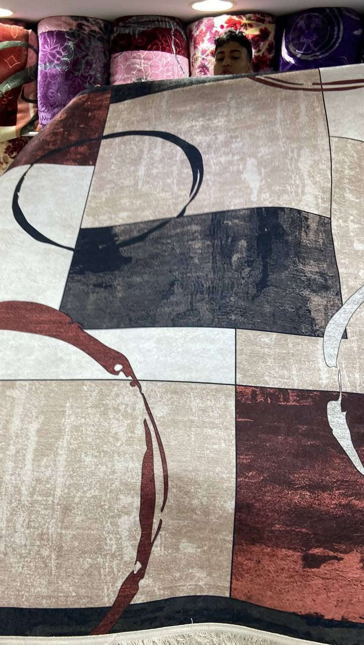 بديل سجاد  اصلى من ميرا 
مقاس وسط ١٦٠*٢٥٠  👏👏
فعلا حاجه تووووحفه 
وفعلا بديل سجاده تنفع للعرايس بدل السجاد 
وتنفع لكل ست بيت حابه تجدد 
الظهر كما هو موضح في الصورة مش عايز كلام
من اجود حبيبات السيلكون المانع للتزحلق مستحيل تتحرك٨


**إذا كنت صاحب هذا الإعلان وتريد حذفه لأي سبب، رجاءا أرسل رسالة إلى الدعم الفني**